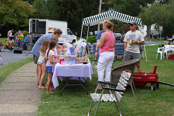 9-13-08 Corinthian Ave Block Party 068