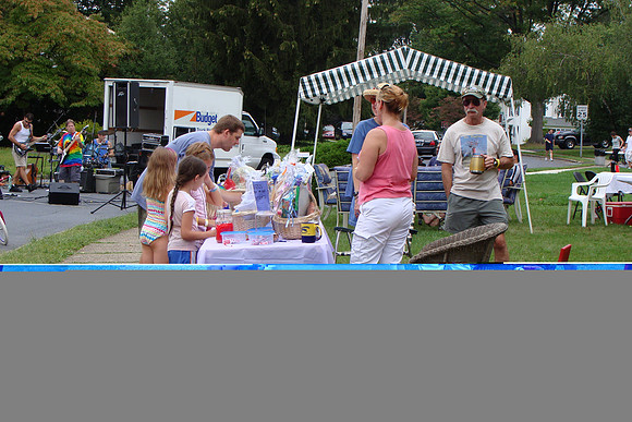 9-13-08 Corinthian Ave Block Party 069