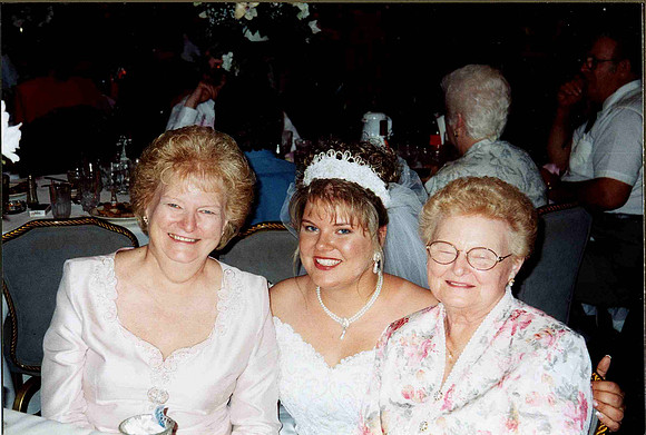 Mom Susie Aunt Helen