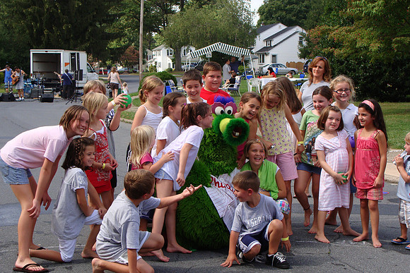 9-13-08 Corinthian Ave Block Party 028