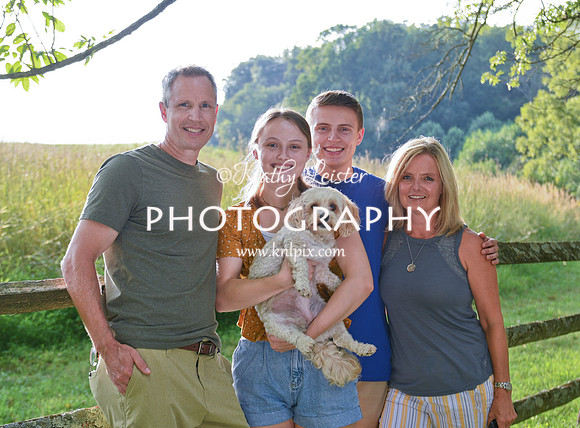 Leister Family Portrait 2019 01